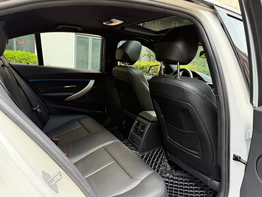 BMW 3 Series — миниатюра 10
