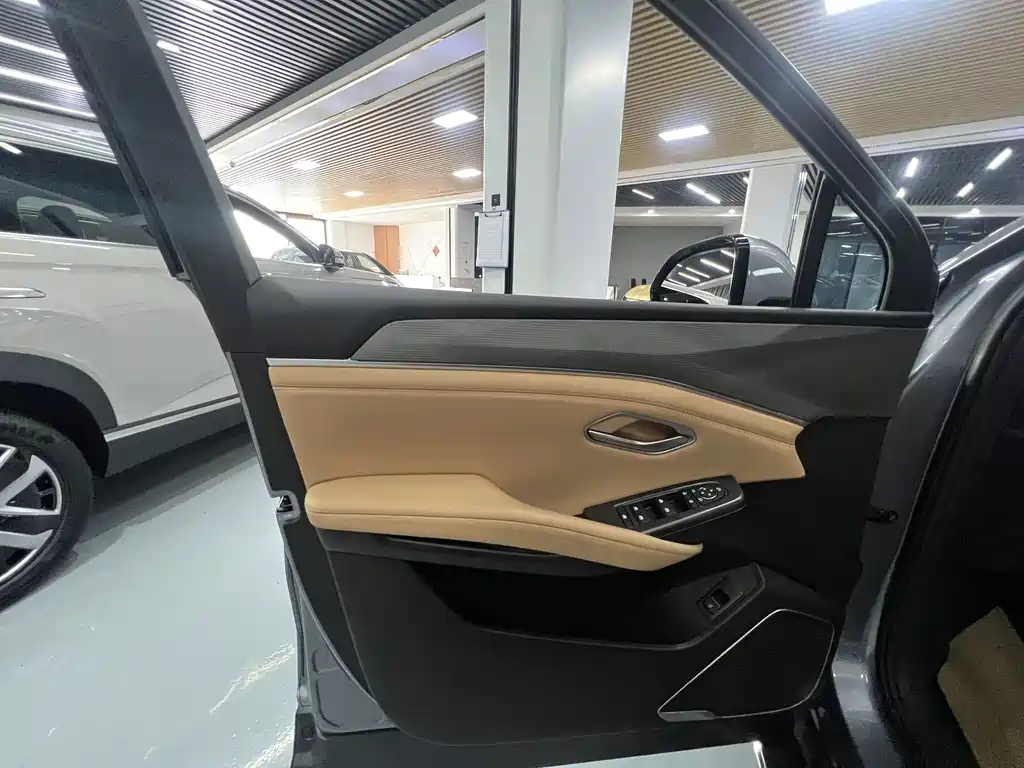 BYD L DM-i — миниатюра 13