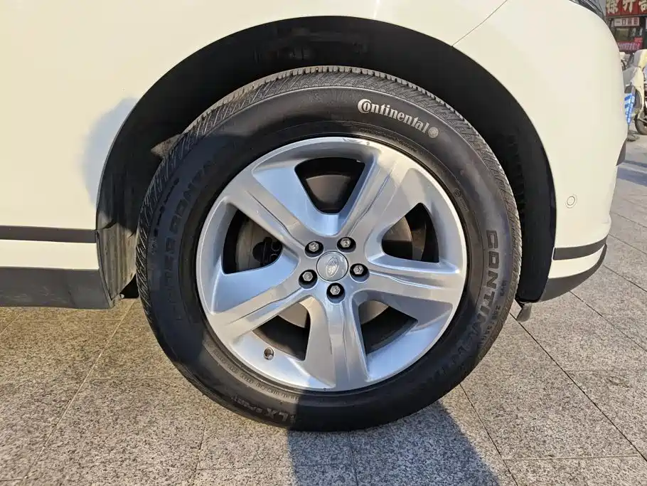 Land Rover Velar — миниатюра 6