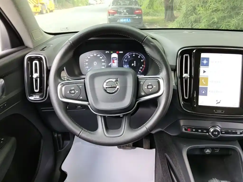 Volvo XC40 — миниатюра 11