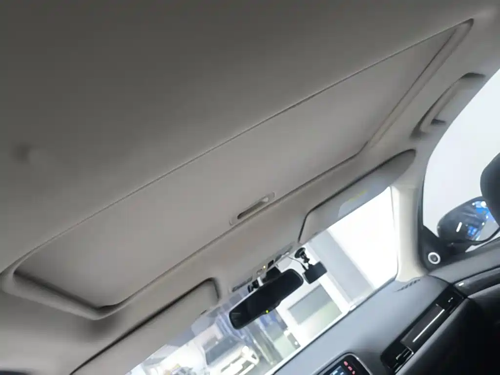 Mitsubishi Outlander — миниатюра 18