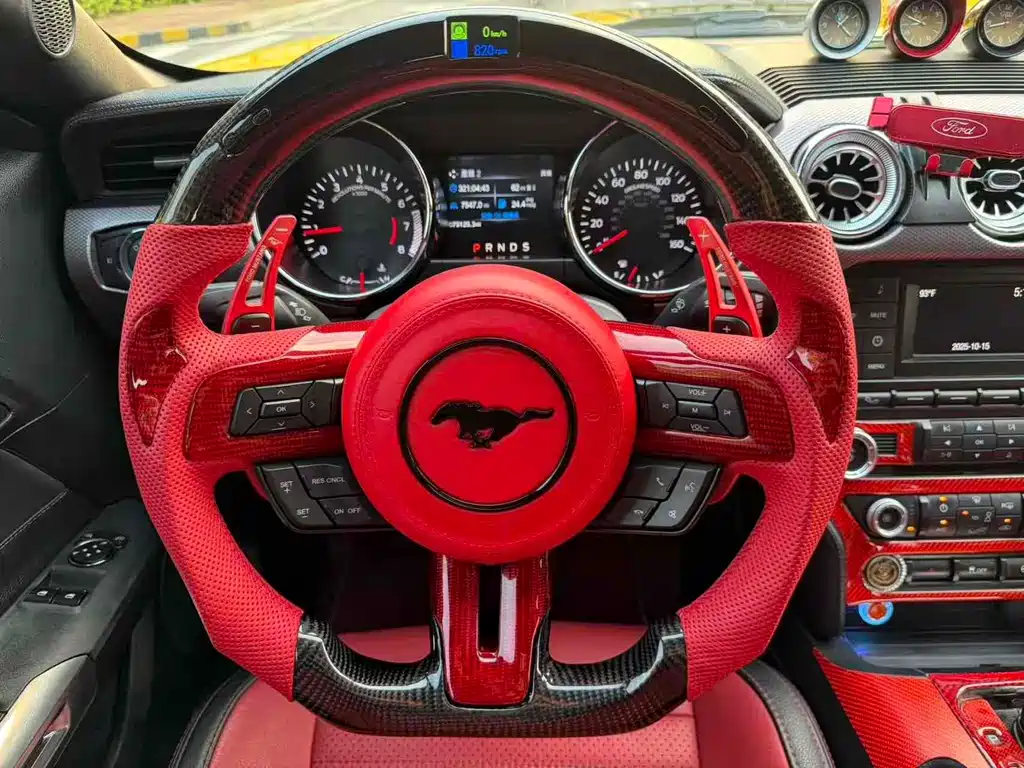 Ford Mustang — миниатюра 8