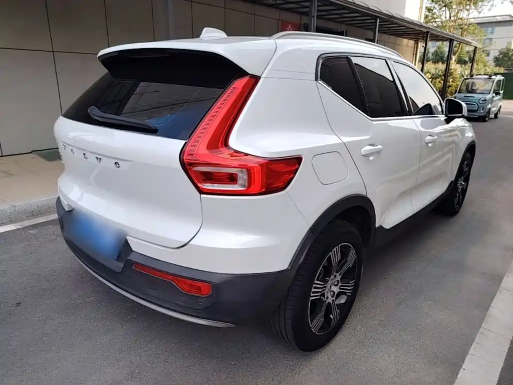 Volvo XC40 — миниатюра 7
