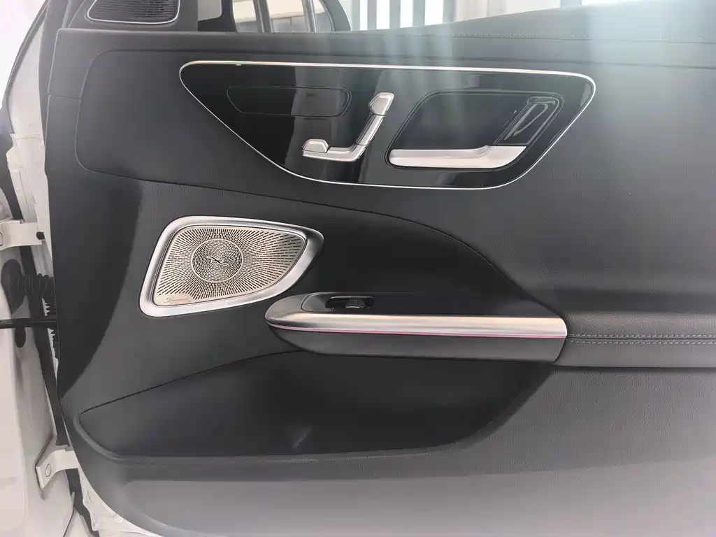 Mercedes-Benz C-Class — миниатюра 21