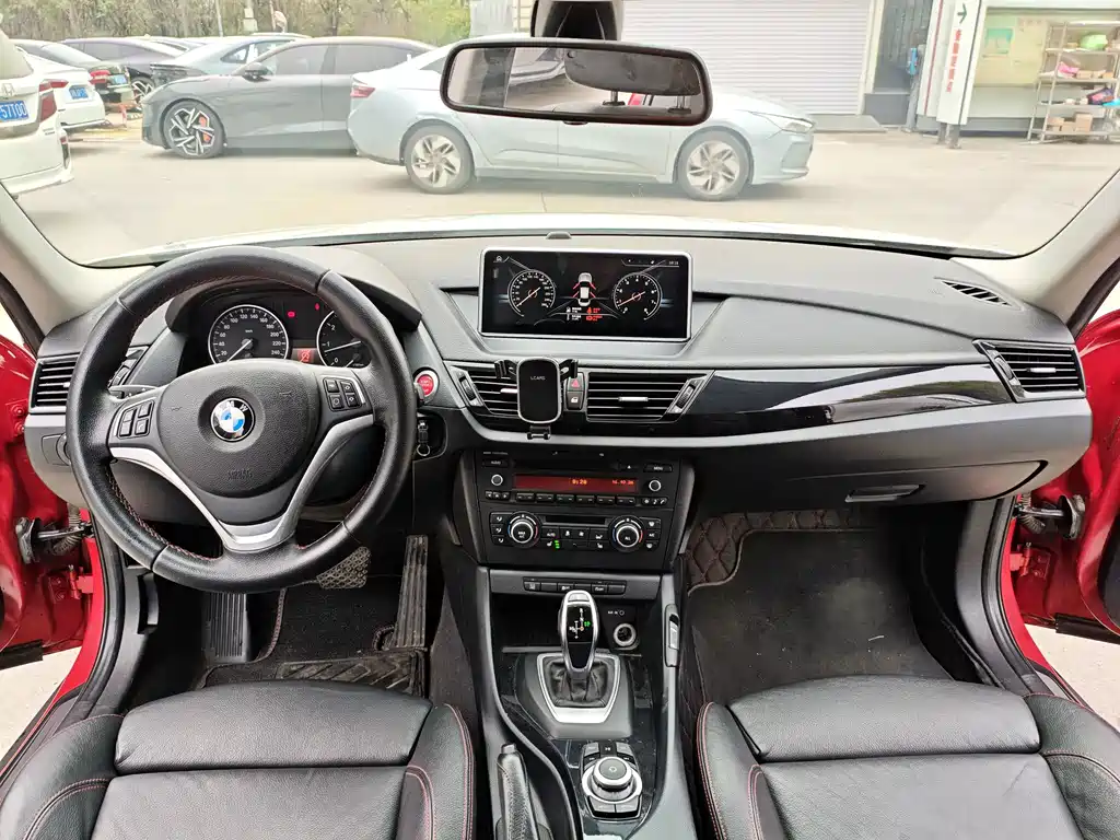 BMW X1 — миниатюра 10