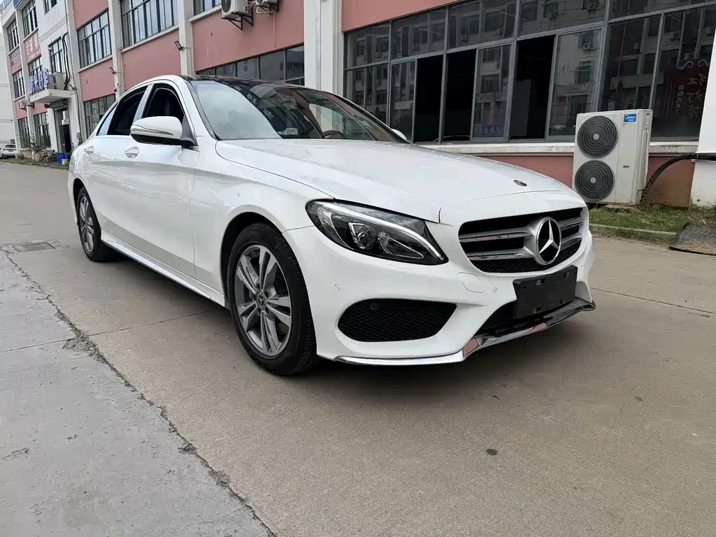 Mercedes-Benz C-Class — миниатюра 2