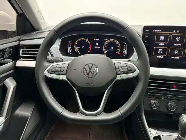 Volkswagen Lavida — миниатюра 5