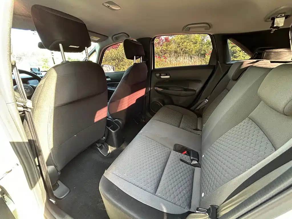 Honda Fit — миниатюра 9