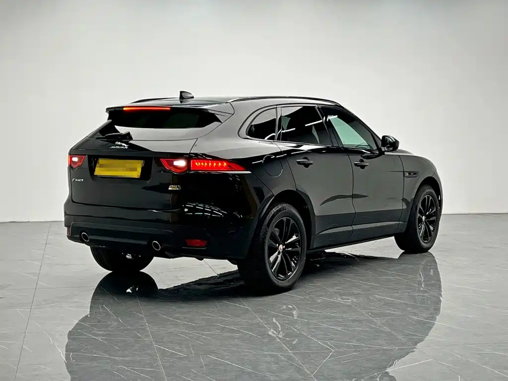 Jaguar F-PACE — миниатюра 6