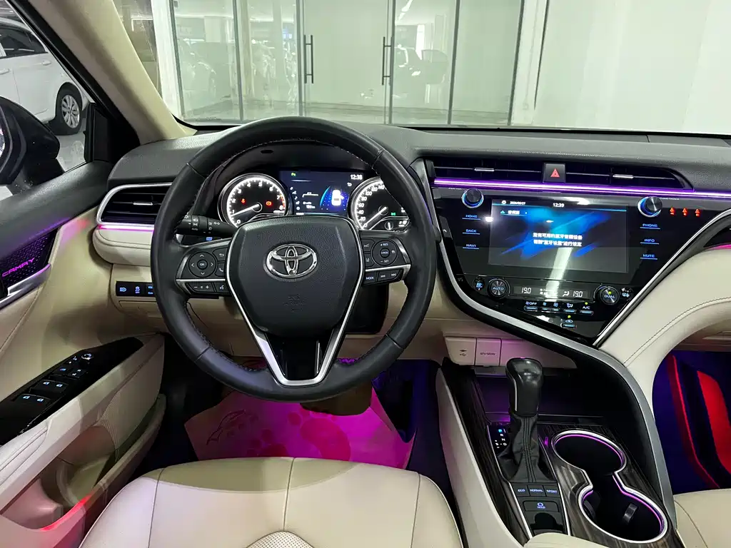 Toyota Camry 2019 2.5G Luxury VI