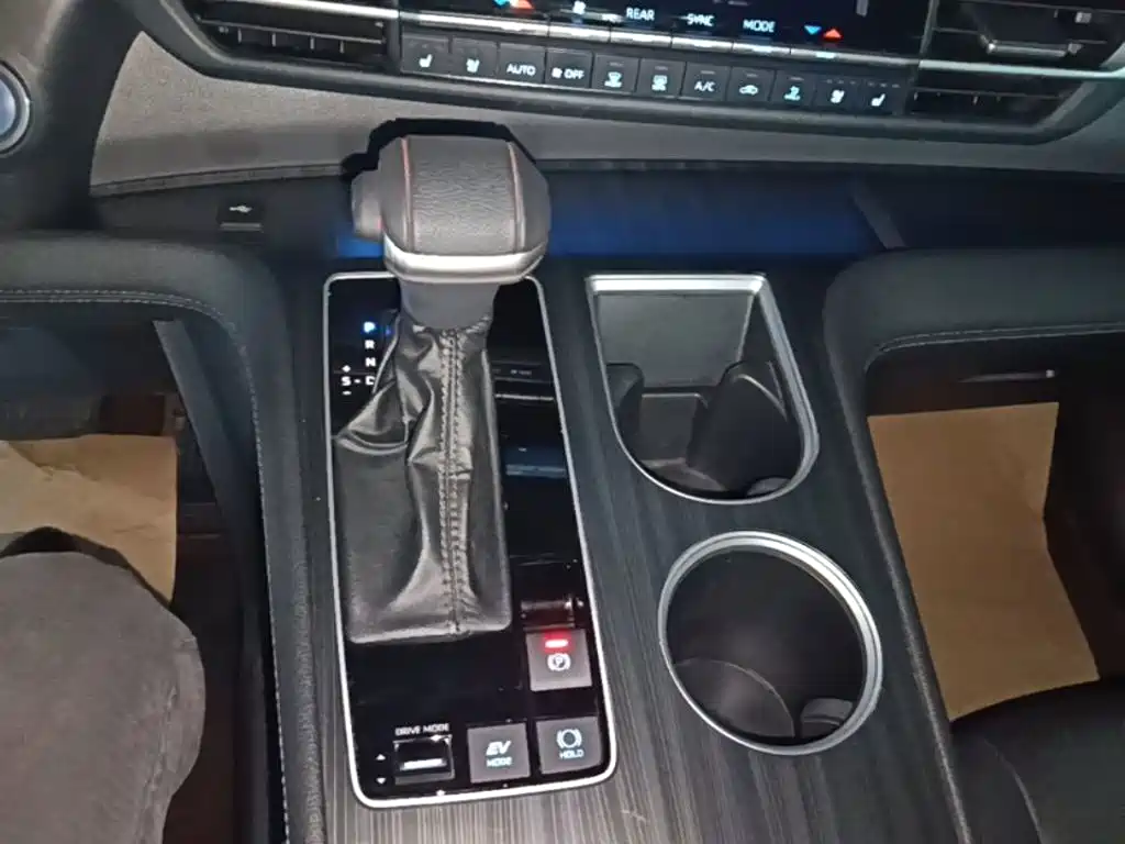 Toyota Sienna — миниатюра 14