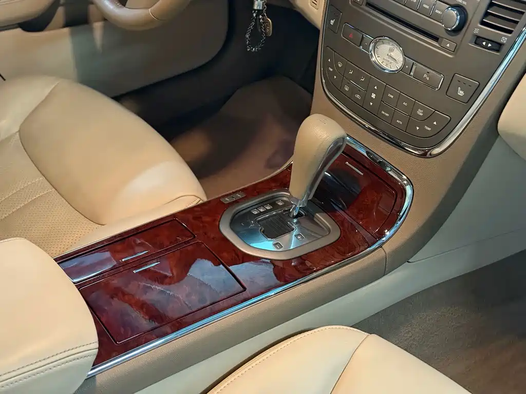 Buick Park Avenue — миниатюра 16