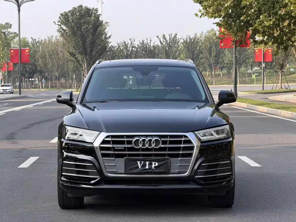 Audi Q5L — миниатюра 2