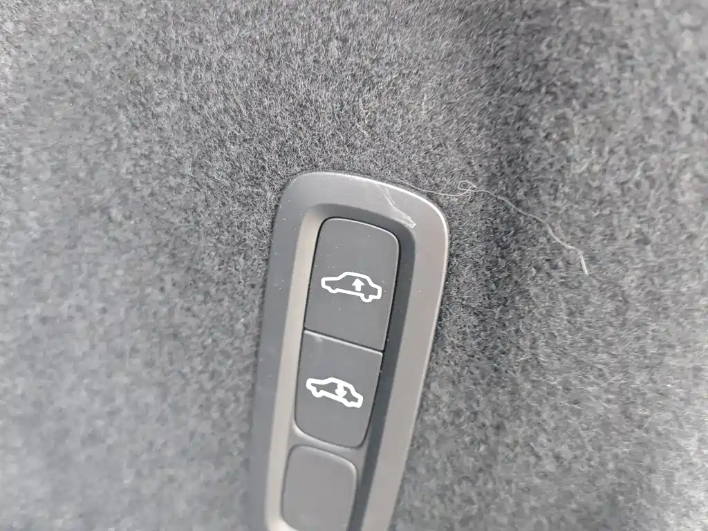 VOLVO XC60 PLUG IN HYBRID