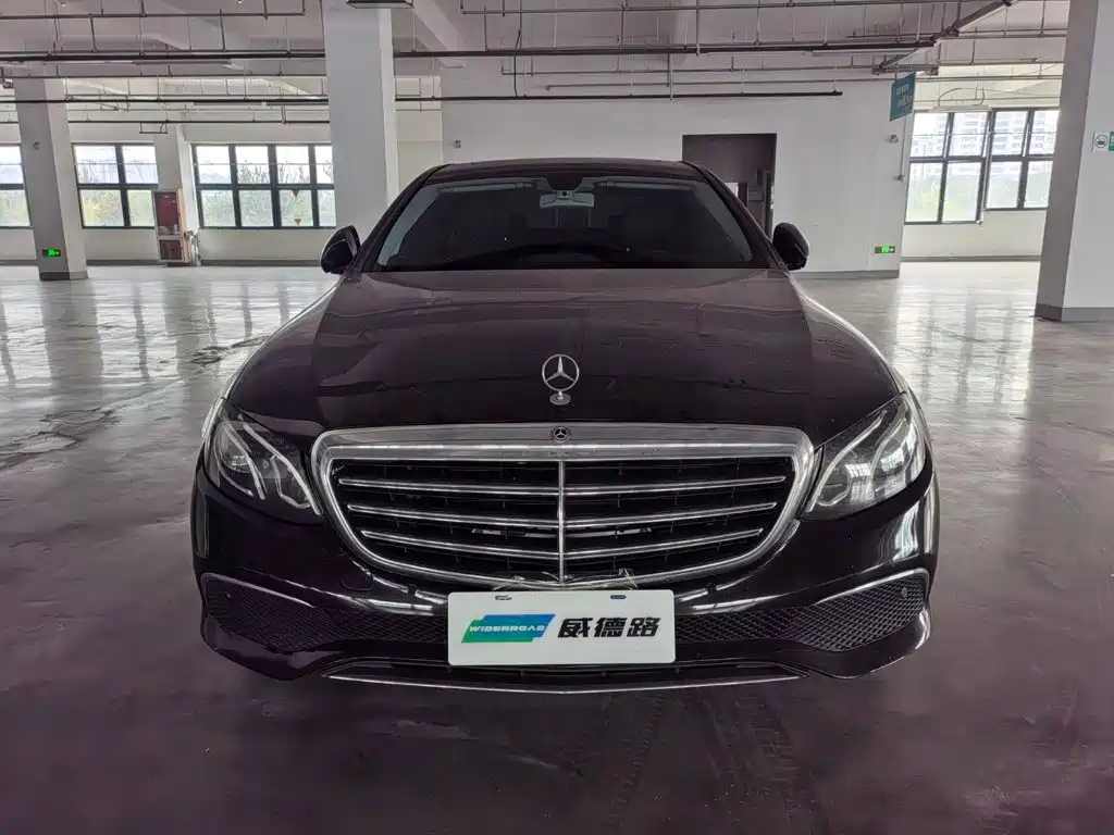 Mercedes-Benz E-Class — миниатюра 2
