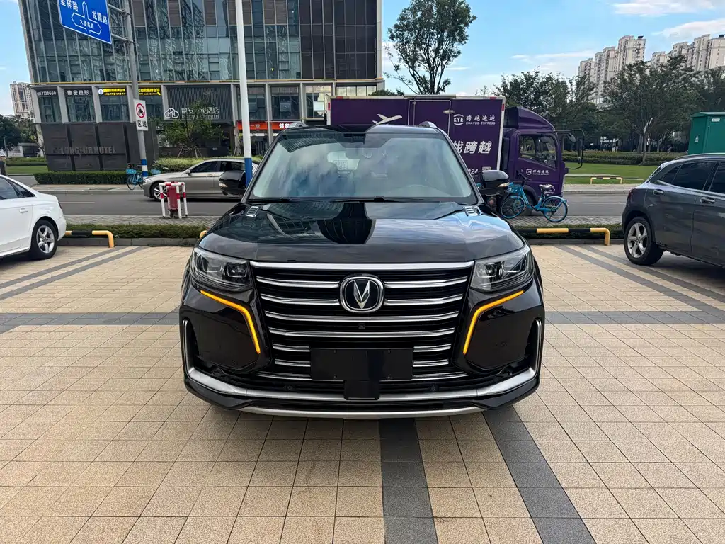 Changan CS95 — миниатюра 2