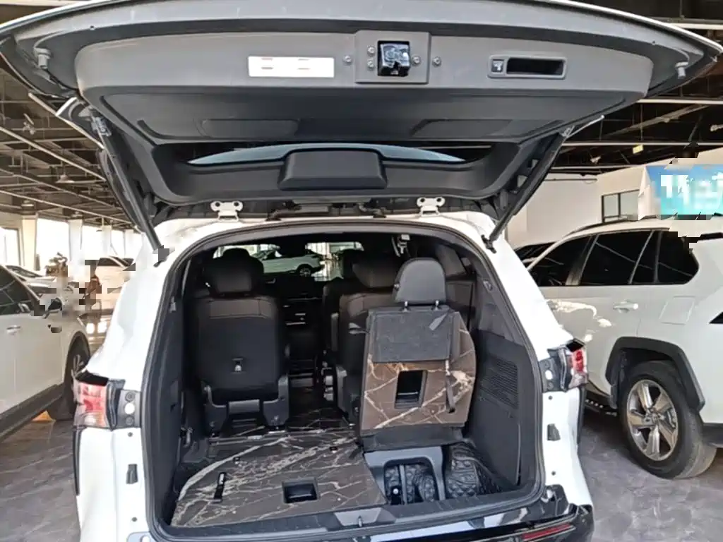 Toyota Sienna — миниатюра 19
