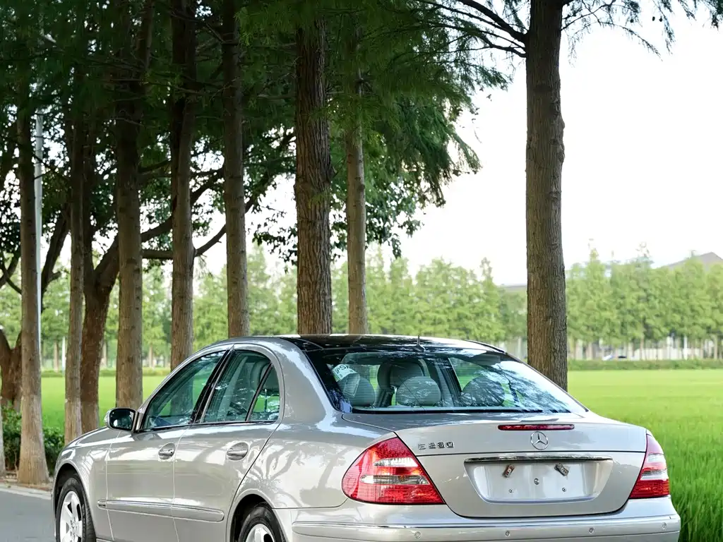 Mercedes-Benz E-Class — миниатюра 4