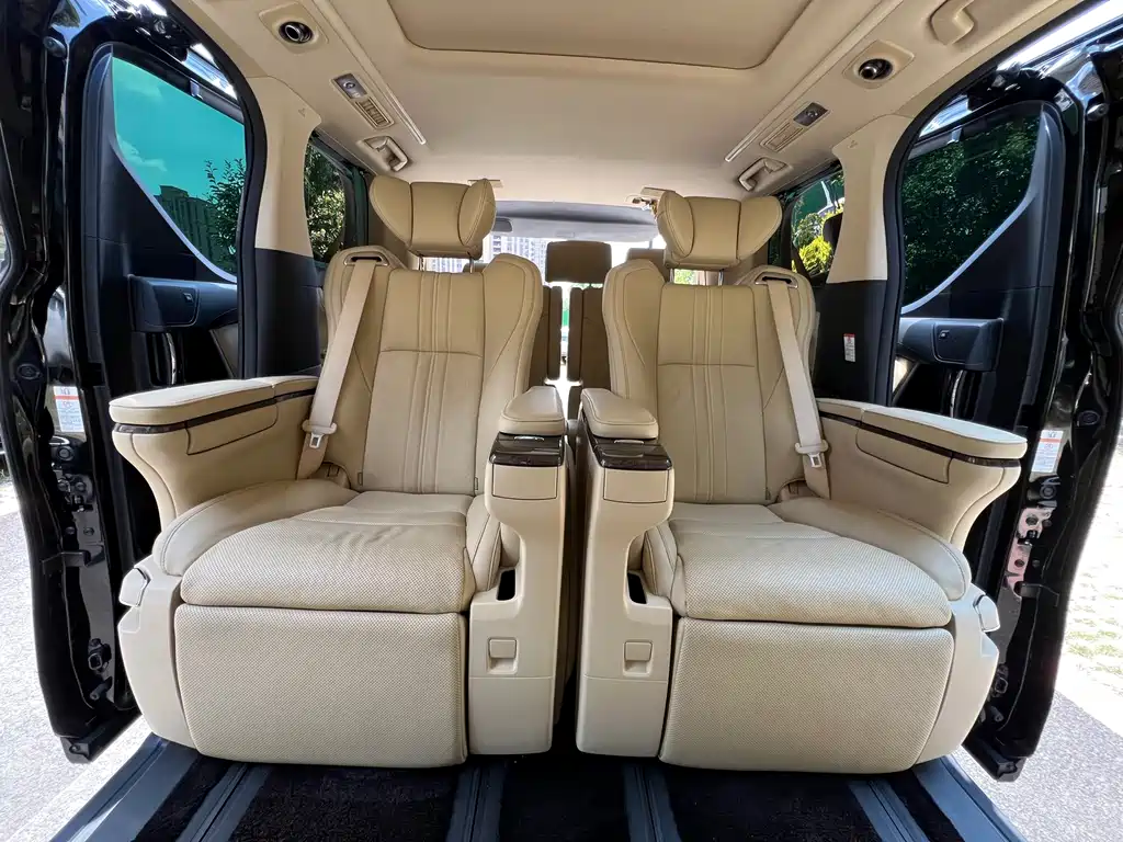 Toyota Alphard 2021 2.5L Luxury