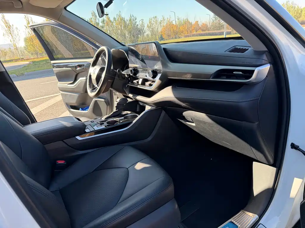Toyota Highlander — миниатюра 14