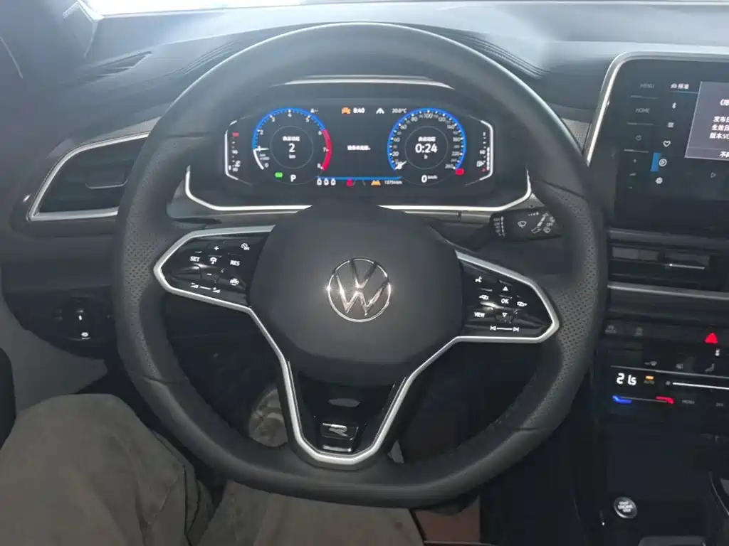 Volkswagen T-Roc — миниатюра 11