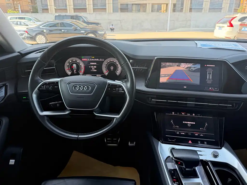 Audi Q6 — миниатюра 10