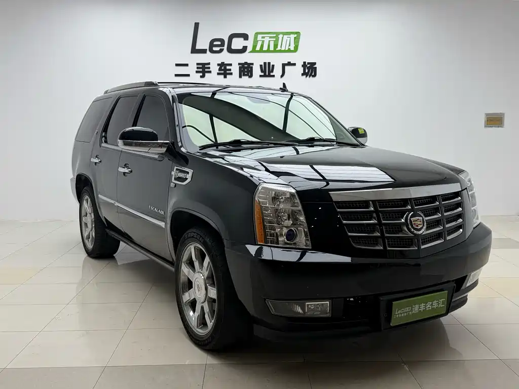 Cadillac Escalade — миниатюра 2