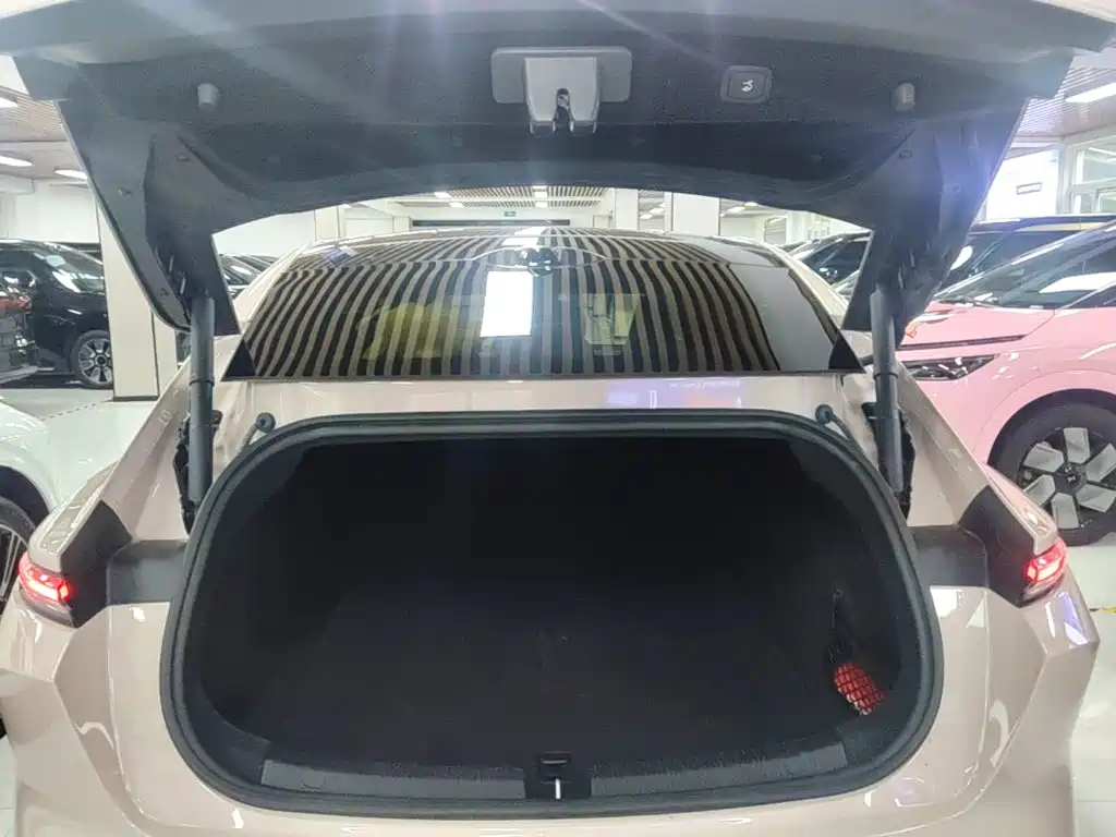 NIO ET5 — миниатюра 19