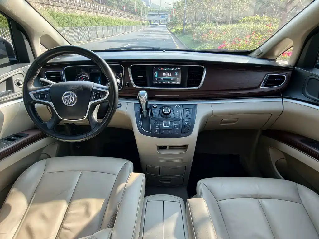 Buick GL8 — миниатюра 9