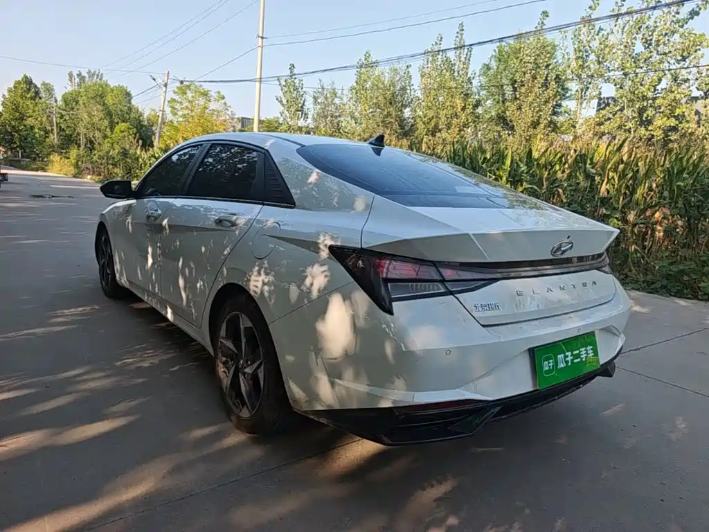 Hyundai Elantra — миниатюра 5