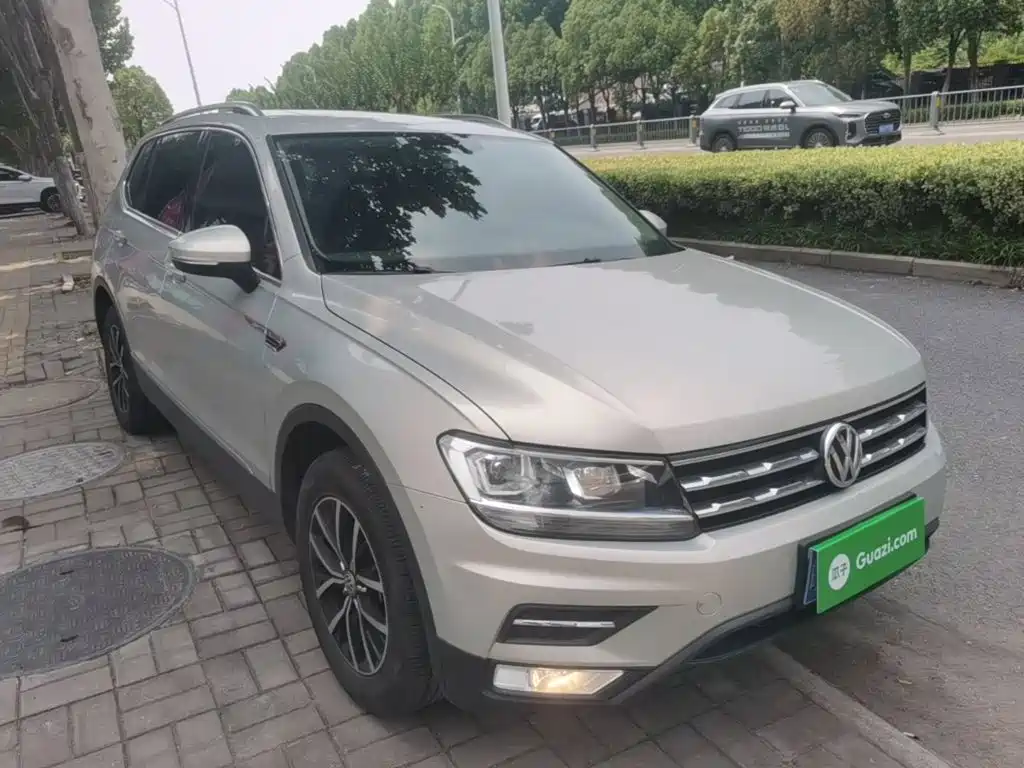 Volkswagen Tiguan L L 2017 330TSI AT Luxury