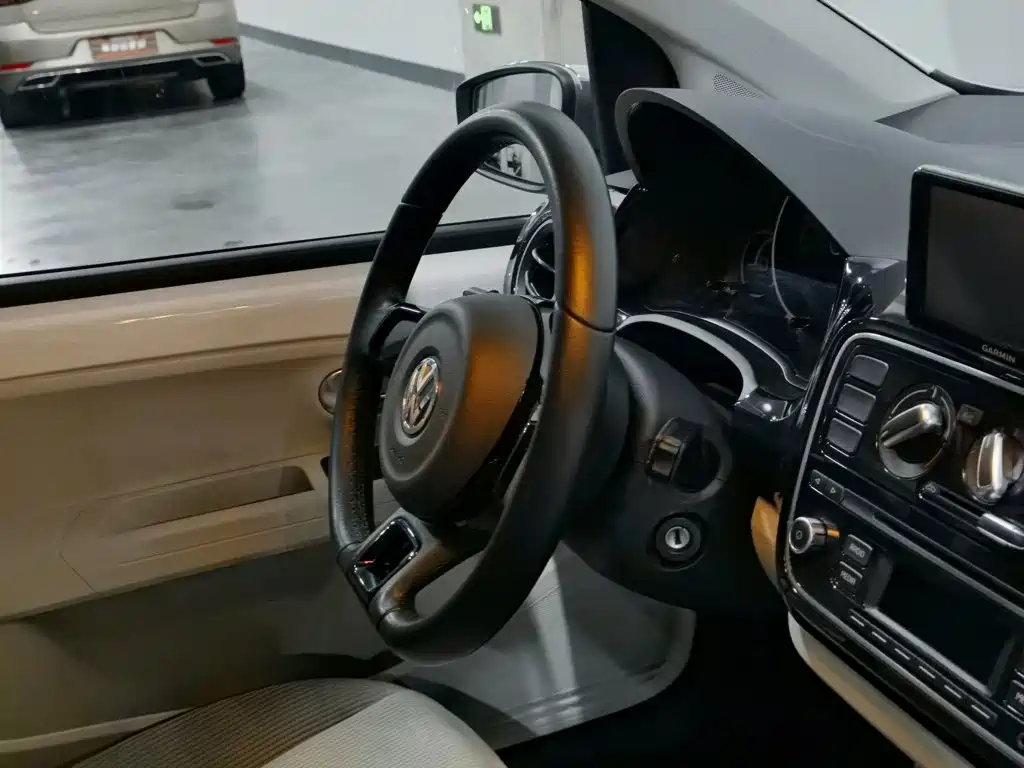 Volkswagen up! — миниатюра 22