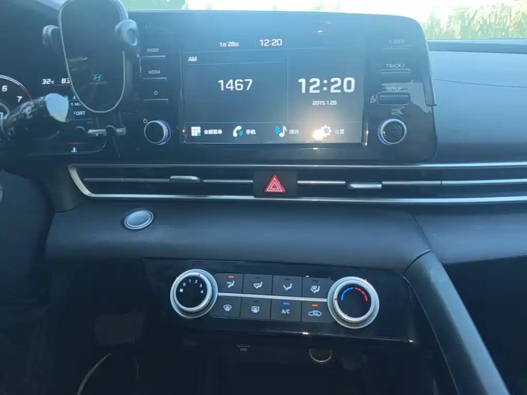 Hyundai Elantra — миниатюра 13