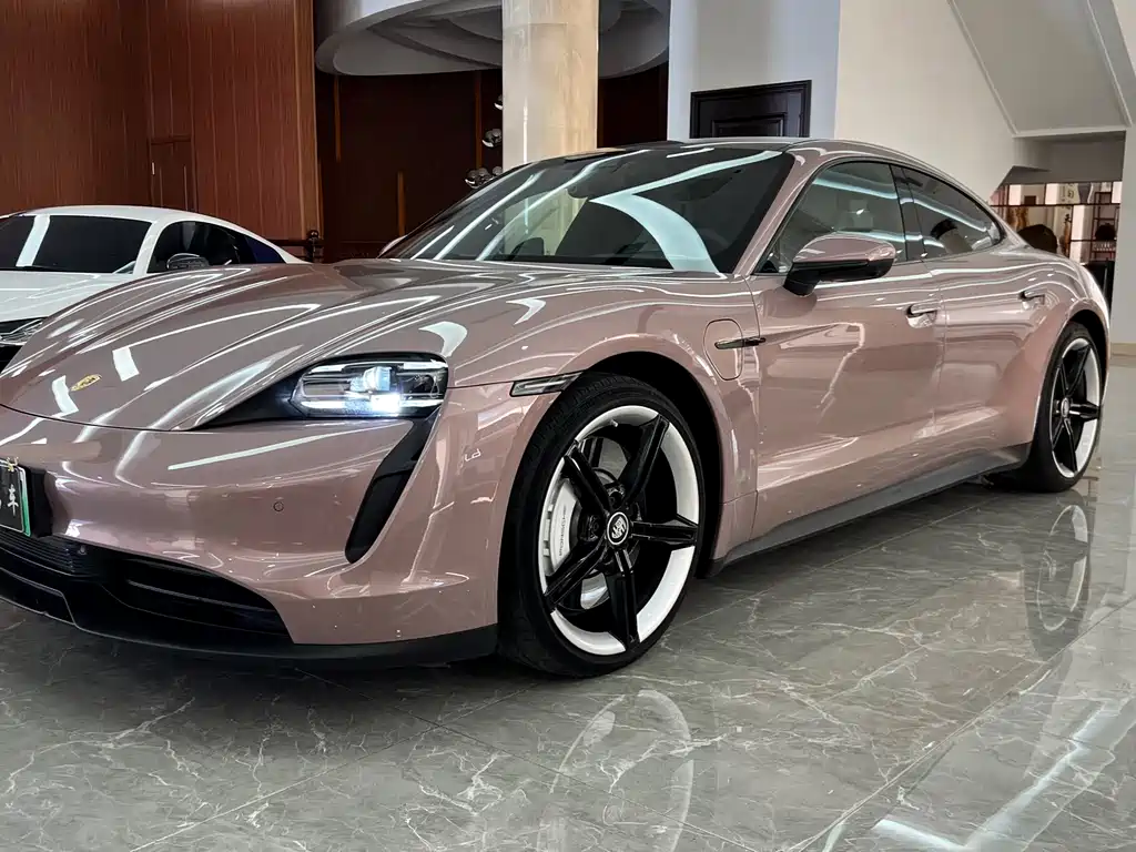 2022 Porsche Taycan - zdjęcie 1 z 25
