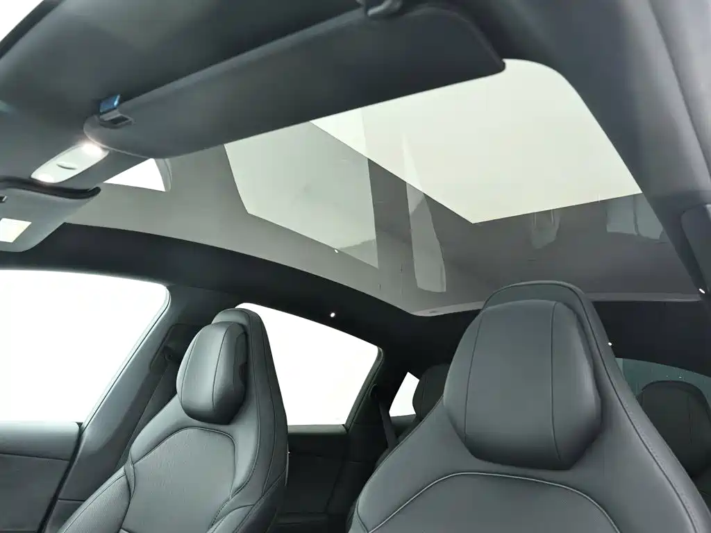 Tesla Model Y L — миниатюра 11
