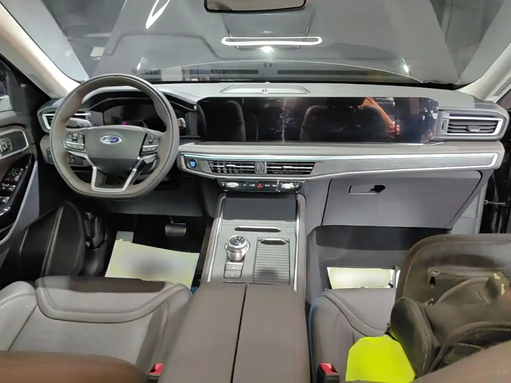 Ford Explorer — миниатюра 10