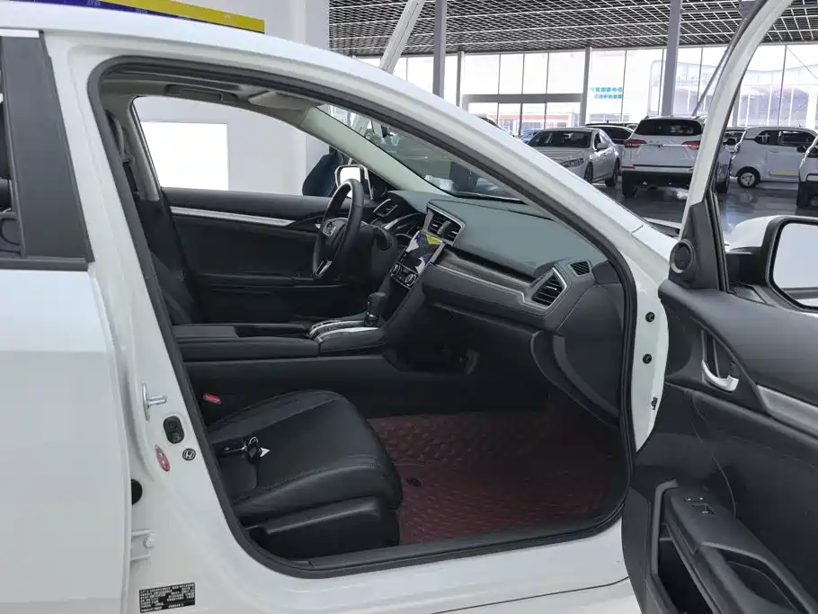 Honda Civic — миниатюра 8