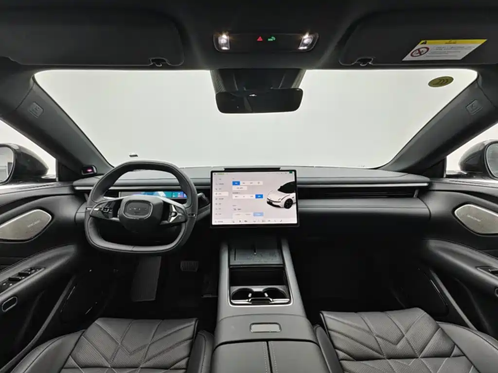 Lynk & Co 10 — миниатюра 3