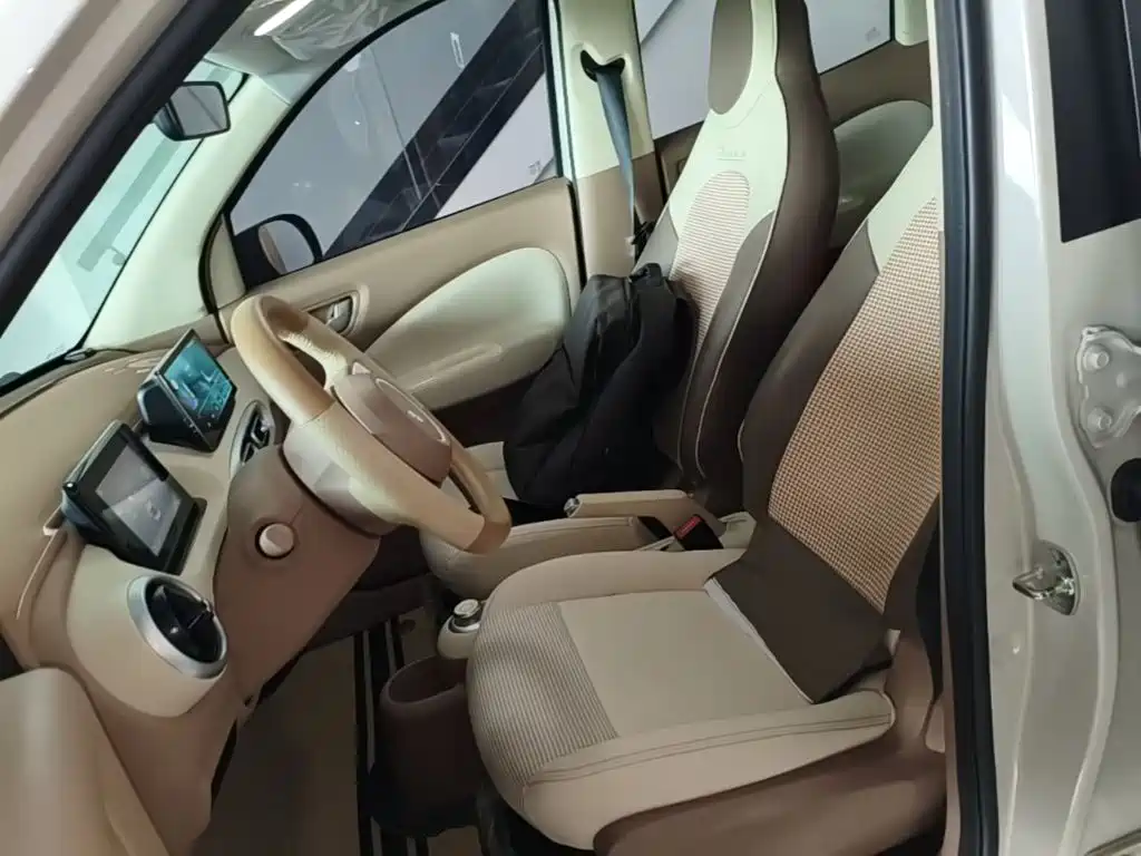 Wuling MINIEV — миниатюра 15