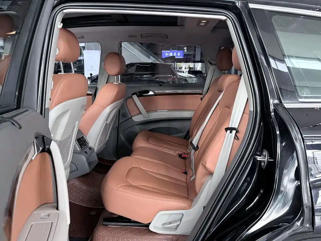 Audi Q7 — миниатюра 10