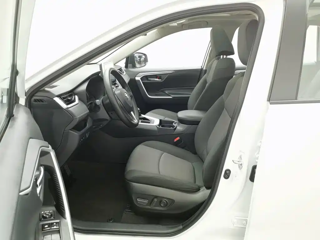 Toyota RAV4 — миниатюра 10