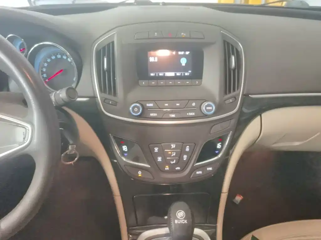Buick Regal — миниатюра 6