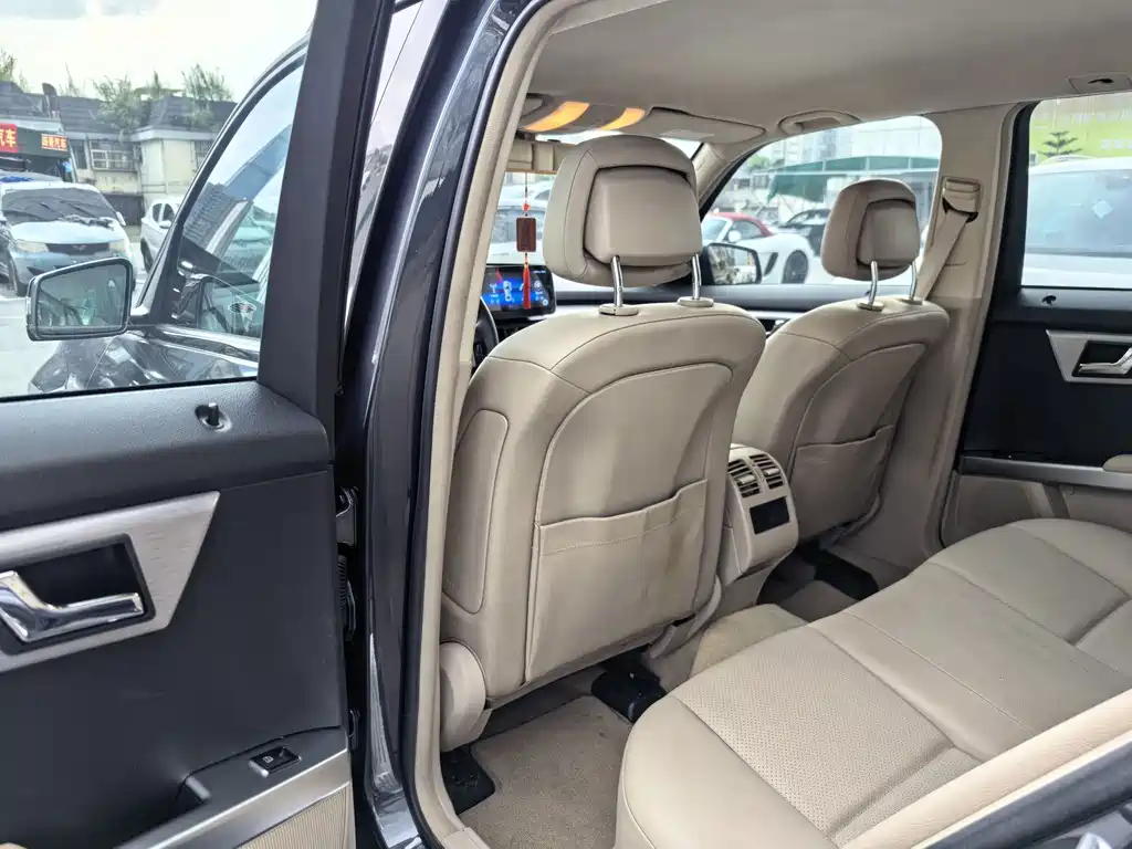 Mercedes-Benz GLK-Class (Import) — миниатюра 9