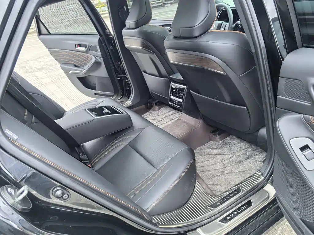 Toyota Avalon — миниатюра 10