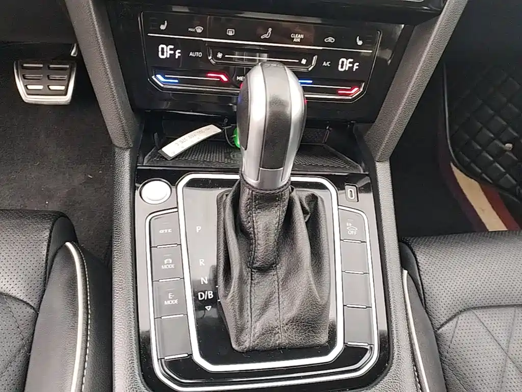 Volkswagen Magotan PHEV — миниатюра 14