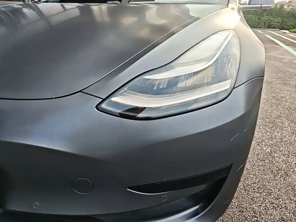 Tesla Model 3 — миниатюра 24
