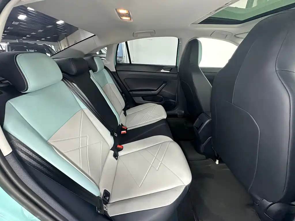 Volkswagen Lavida — миниатюра 13