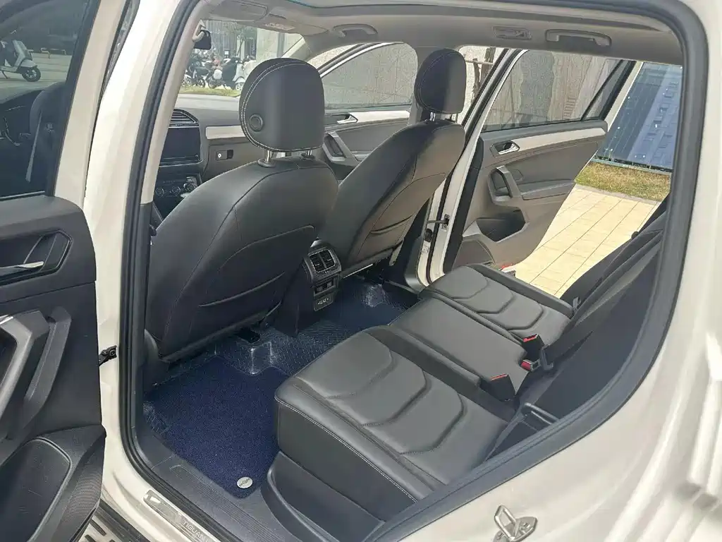 Volkswagen Tiguan L — миниатюра 9