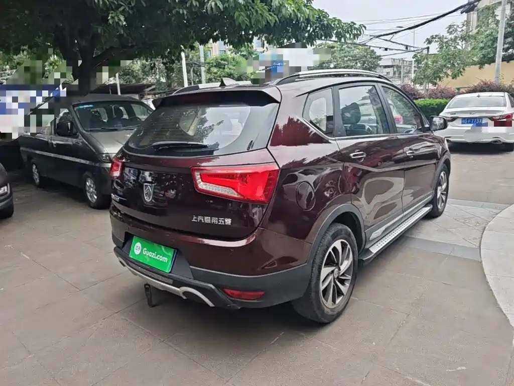 Baojun 560 2015 1.8L MT Luxury
