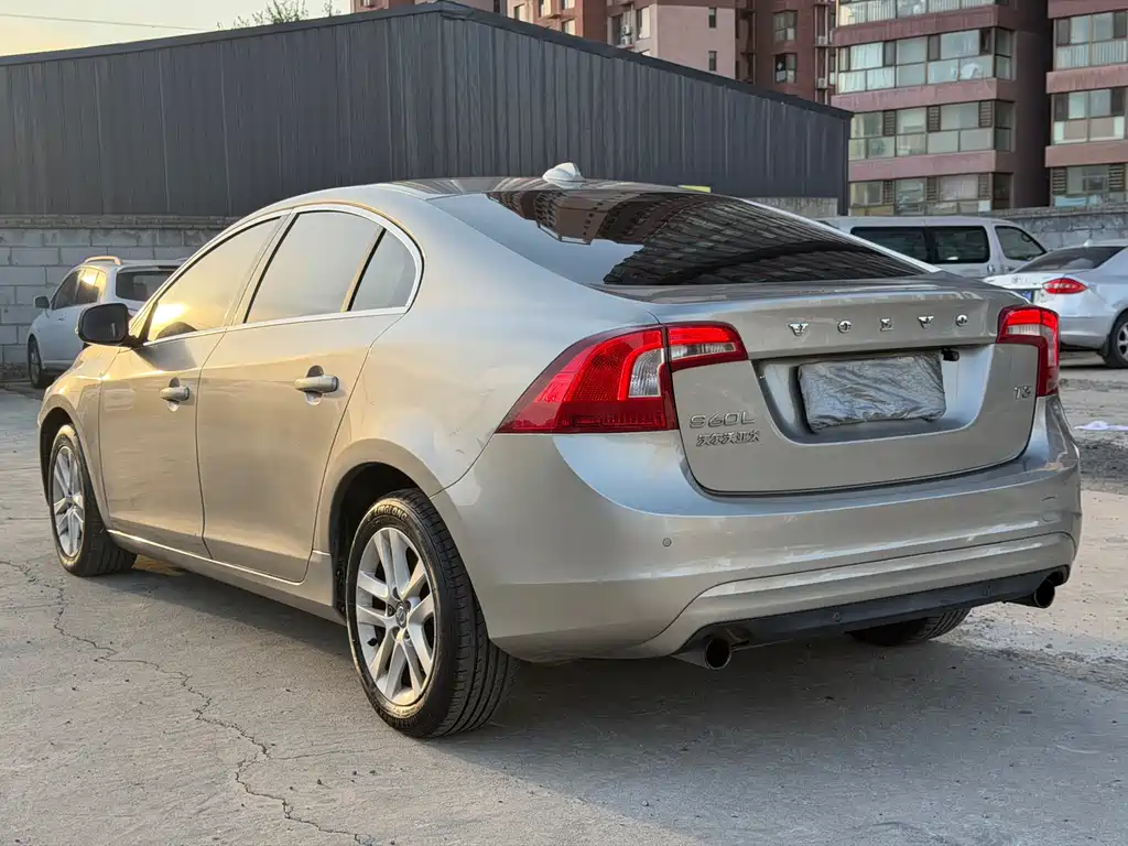 Volvo S60 — миниатюра 4